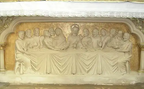Sculpture de l'autel par Jean-Éloi Ducom