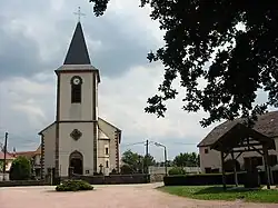 L'église Sainte-Madeleine.