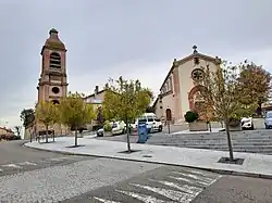 Église et campanile de la Nativité de Notre-Dame