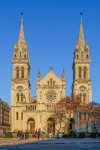 Vue générale de l'église.