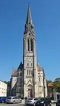 Façade de l'église Saint-Jean-Baptiste.