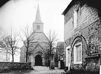 Façade occidentale au  XIXe&nbsp;siècle, sans bas-côtés.