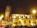 Église Saint-Sauveur. Vue générale de nuit, décembre 2011.