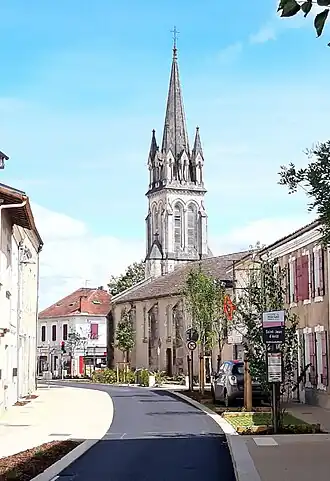 L'église vue de l'avenue Henri Farbos
