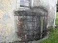 Excroissance pratiquée dans un mur de la sacristie pour loger le chapier.