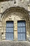 Portail de l'église de Trélou-sur-Marne.
