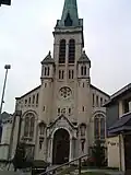 Façade avant de jour.