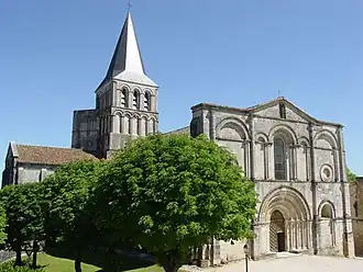 Abbatiale de Saint-Amant-de-Boixe
