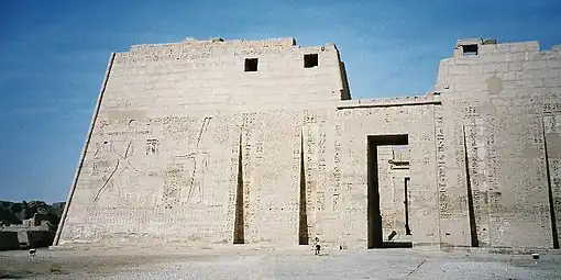Premier pylône du temple funéraire de Ramsès&nbsp;III