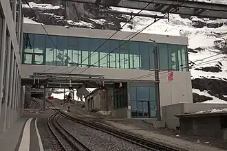 La gare d'Eigergletscher vue en direction du Jungfraujoch.