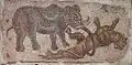 Mosaïque représentant un éléphant attaquant un félin qui faisait partie du pavement d'une église chrétienne, fin du IVe&nbsp;siècle - milieu du Ve&nbsp;siècle, Turquie, Minneapolis Institue of Arts