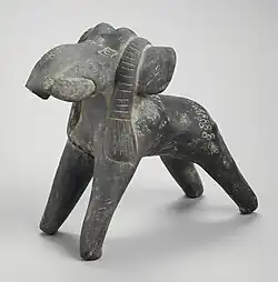 Éléphant (terre cuite) de Mathura, IIIe siècle av. J.-C.