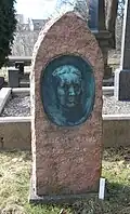 Tombe d'Elise Heyerdahl&nbsp;(en).