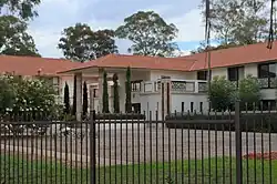 Ambassade à Canberra.