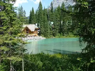 Image illustrative de l’article Lac Émeraude (Colombie-Britannique)