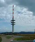 L'émetteur de TV, DAB et FM. h:82 m.
