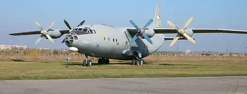 Un An-12