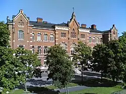 Ensi linja.