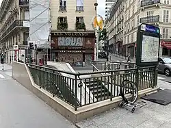 L'accès no&nbsp;1 « Rue La Fayette ».