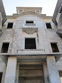 Entrée sur la façade nord.