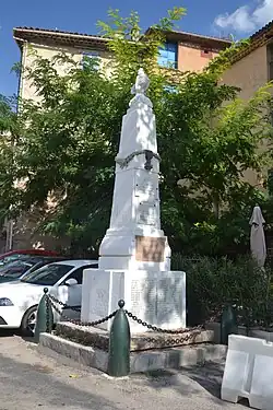 Monument aux morts.