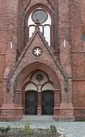 Vue du portail de l'église