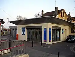 Bâtiment voyageurs.