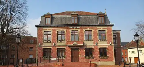 La mairie.