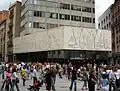 Fresque de Nesjar d'après un dessin de Picasso sur la façade du siège de l'Ordre des architectes de Catalogne à Barcelone.