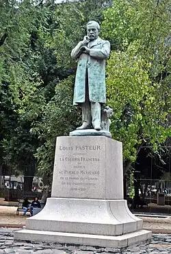 Monument à Louis Pasteur (1910), bronze, Mexico.