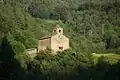 Vue de face de l'église.