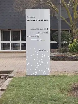 Espace Édouard-Landrain.