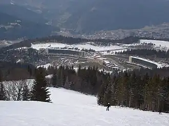 La résidence les Glovettes depuis le secteur du Clot.