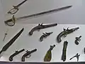 Armes diverses.