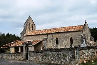 Vue sud-est de l'église Notre-Dame (septembre 2014)