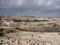 Vue élargie de l'enceinte du Temple avec la coupole du dôme du Rocher, de nos jours