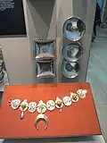 Plats en argent et pièces de harnais
