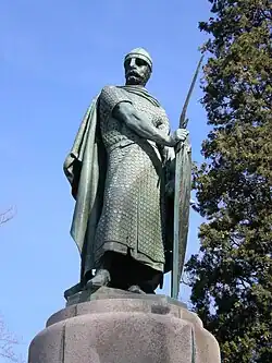Monument à D. Afonso Henriques, bronze, Guimarães.