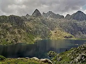 L'un des grands lacs du cirque de Saboredo.