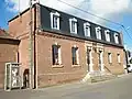 Mairie-école.