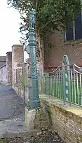 Ancienne pompe-fontaine.