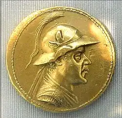Statère d'or d'Eucratide&nbsp;Ier, vers 150 av. J.-C., la plus grande pièce d'or de l'Antiquité.