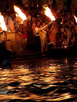 Ārtī sur le ghât Har-ki-Pauri