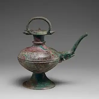 Bronze au bec verseur à tête d'éléphant, Viêt Nam, (ca. IIe – IIIe siècle)