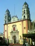L'église Saint-Jacques et l'ancien couvent de Santo Domingo de Guzmán.