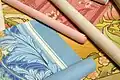 Papiers peints, époque Art Nouveau, imprimé mécaniquement aux rouleaux en relief.
