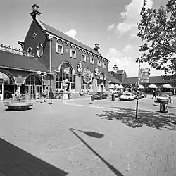 Bâtiment de 1951.