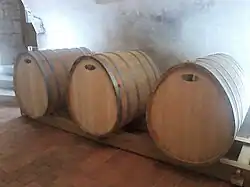 Fûts ovoïdes.