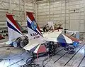 Vue détaillé des tuyères « 3 axes » du F-15 ACTIVE, à l'intérieur d'un hangar.