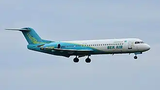 Le Fokker F100 impliqué dans l'accident (UP-F1007), photographié en mai 2018